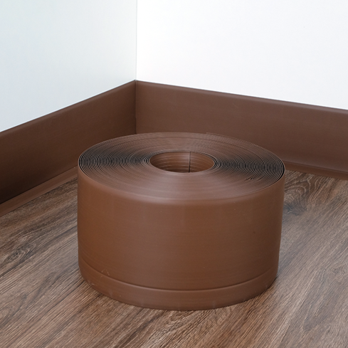 Zelfklevende plint van PVC bruin, zachte, flexibele plint