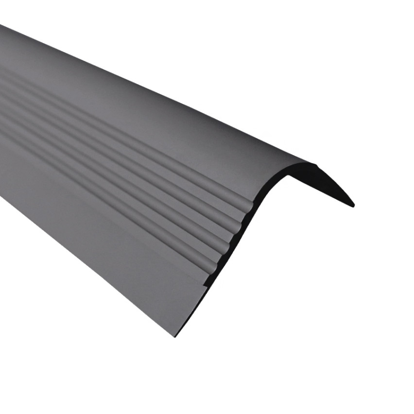 Нехлъзгащ се профил за стълби 40x42mm, 150cm, тъмно сив