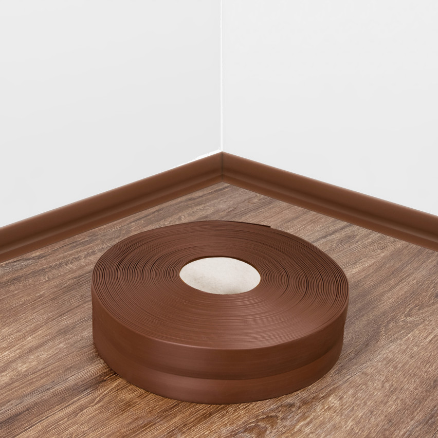Minkštos lipnios 32x23 mm grindjuostės, lanksčios virtuvės ir vonios kambario sienų apdailos detalės, PVC grindjuostės, sandarinimo juosta, tamsiai rudos spalvos