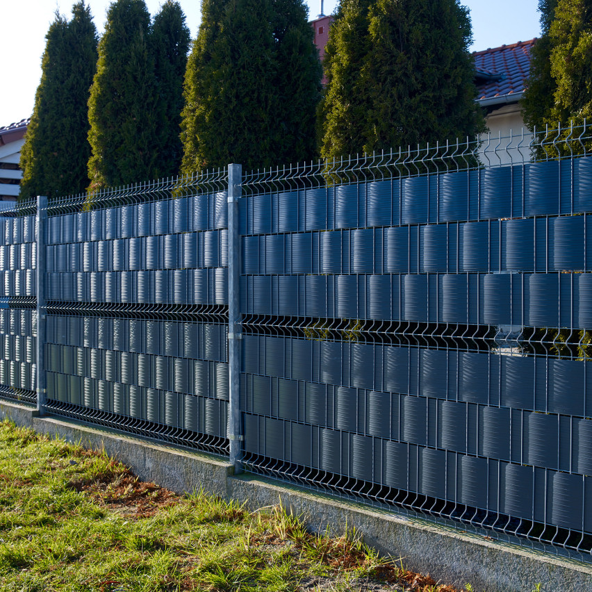 Jäigad PVC privaatsusekraaniribad Privaatsusekraani rull Topeltpiirded aiakaitseribad Kõrgus 19cm Paksus: 1,2 mm, grafiitne 
