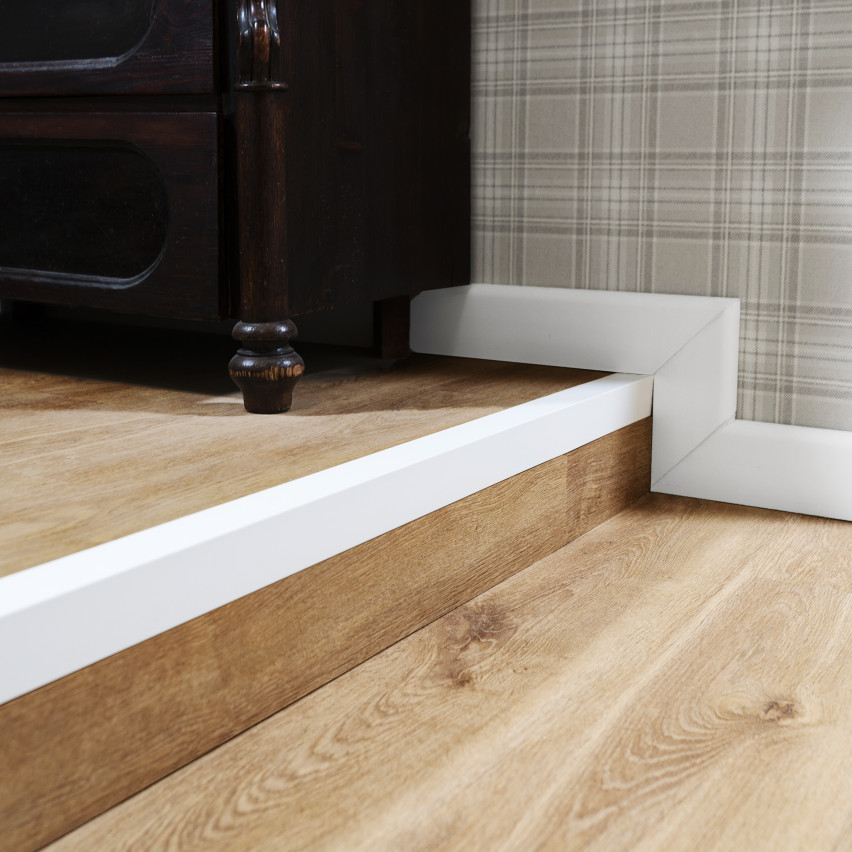Profilo angolare decorativo in PVC tipo L bianco, per protezione e rifinitura bordi KT