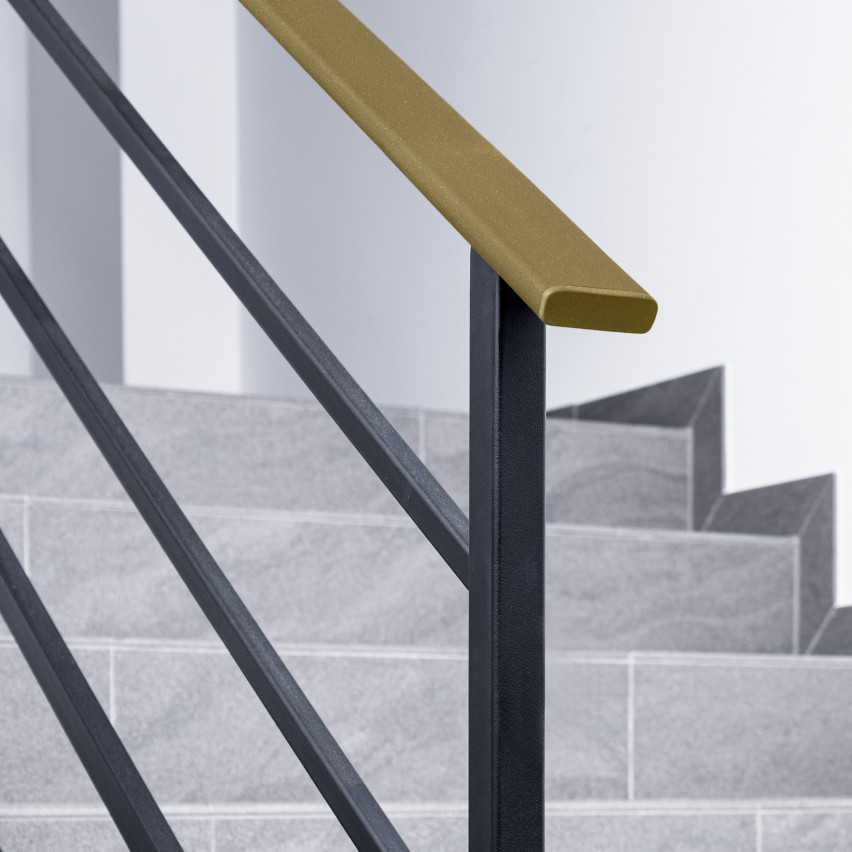 Povrchová úprava pre stĺpik zábradlia z PVC, koncovka pre profil zábradlia STANDARD, 40x8, mosadz