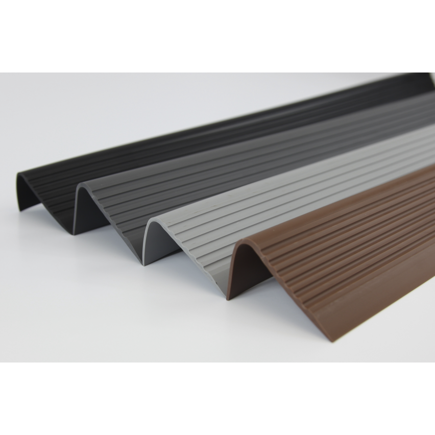 Protišmykový schodiskový profil 70x40mm, 150cm, sivý