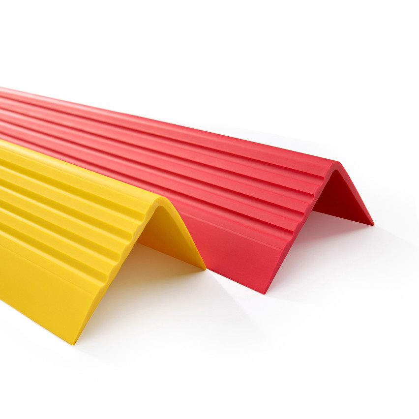 Protizdrsni, samolepilni opozorilni stopniščni profil RGP-O 50x50 mm rdeče barve