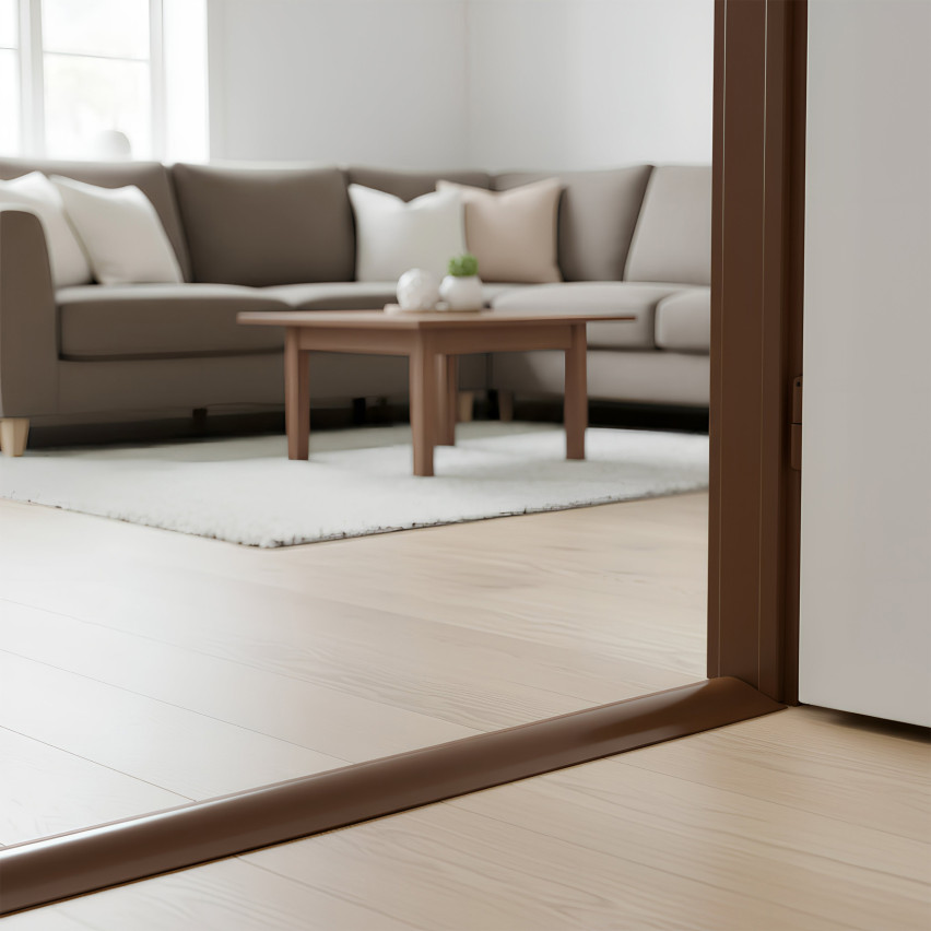 Profilo Rampa Flessibile in PVC Autoadesivo per Piastrelle e Tappeti, Marrone