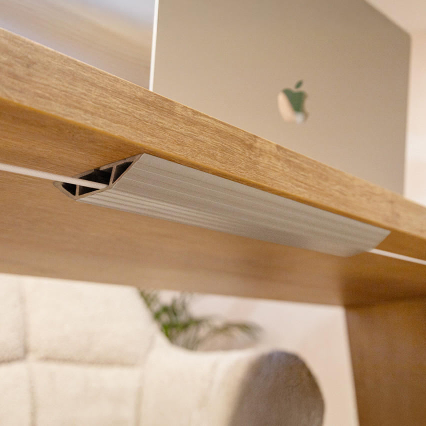 Zelfklevend Vloergoot, kabel beschermer PVC grijs trapeziumvormig