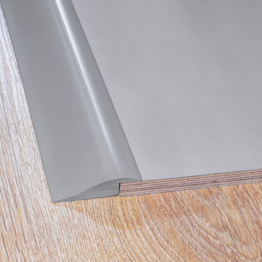 Perfil de rampa flexível em PVC autoadesivo para ladrilhos e carpetes, Cinzento