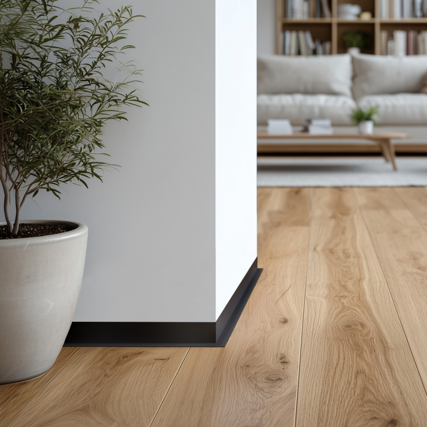 Minimalistická Podlahová lišta PVC – tvrdá, černá