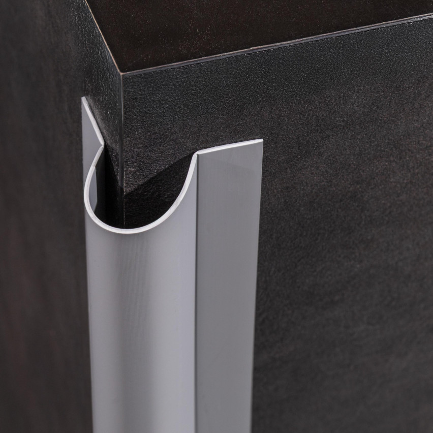 Vícefunkční PVC lišta 6in1 – samolepicí dokončovací panel, hnědá