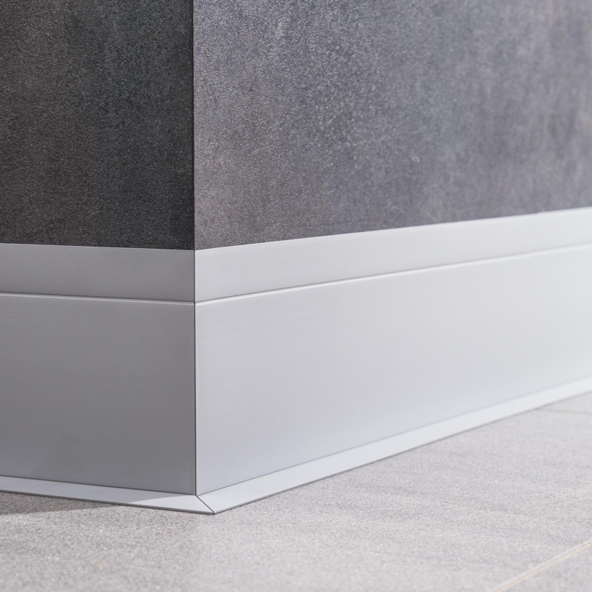 Vícefunkční PVC lišta 6in1 – samolepicí dokončovací panel, tmavě šedá