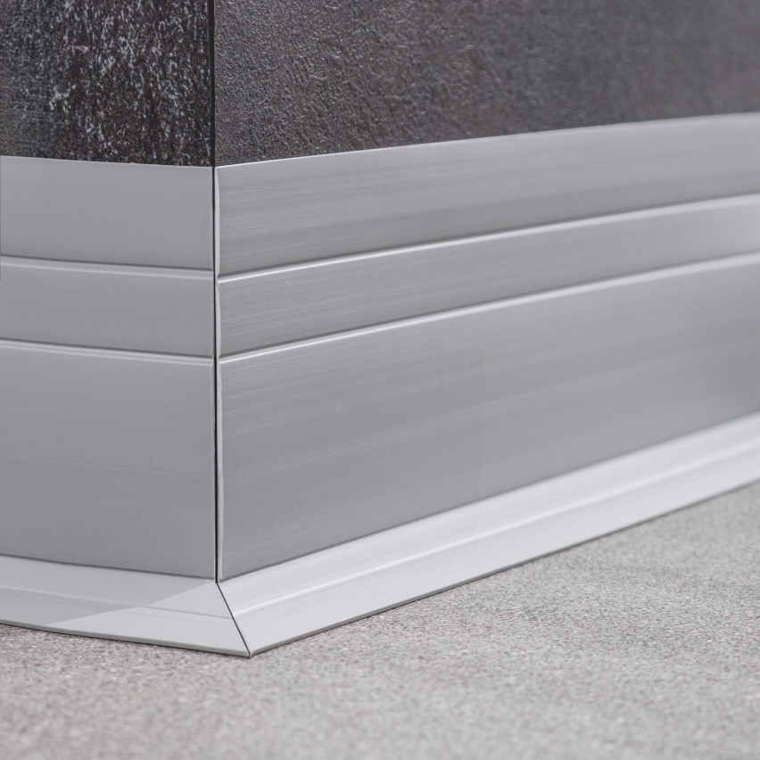 PVC Daugiafunkcinė Juostelė 2in1 – Lipni Apdailos Plokštė, 110Mm, Plytinė