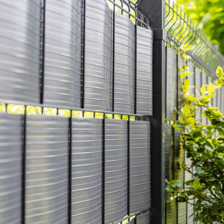 Skava paneļa lentes stiprināšanai - žoga lente, pelēka