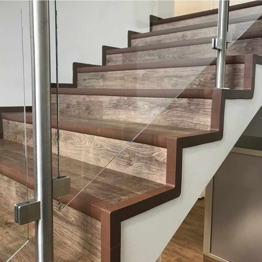 Conjunto de acabamento em escada de PVC, 52x40mm, cinzento