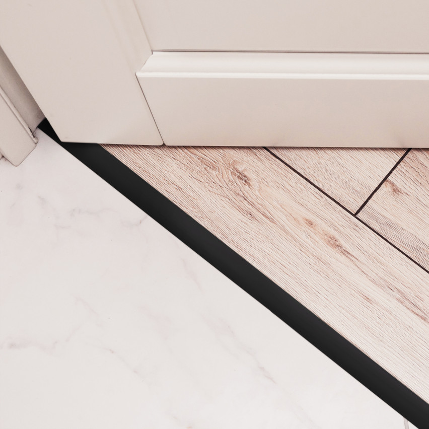 Prahové a dilatačné lišty, samolepiace PVC, čierne