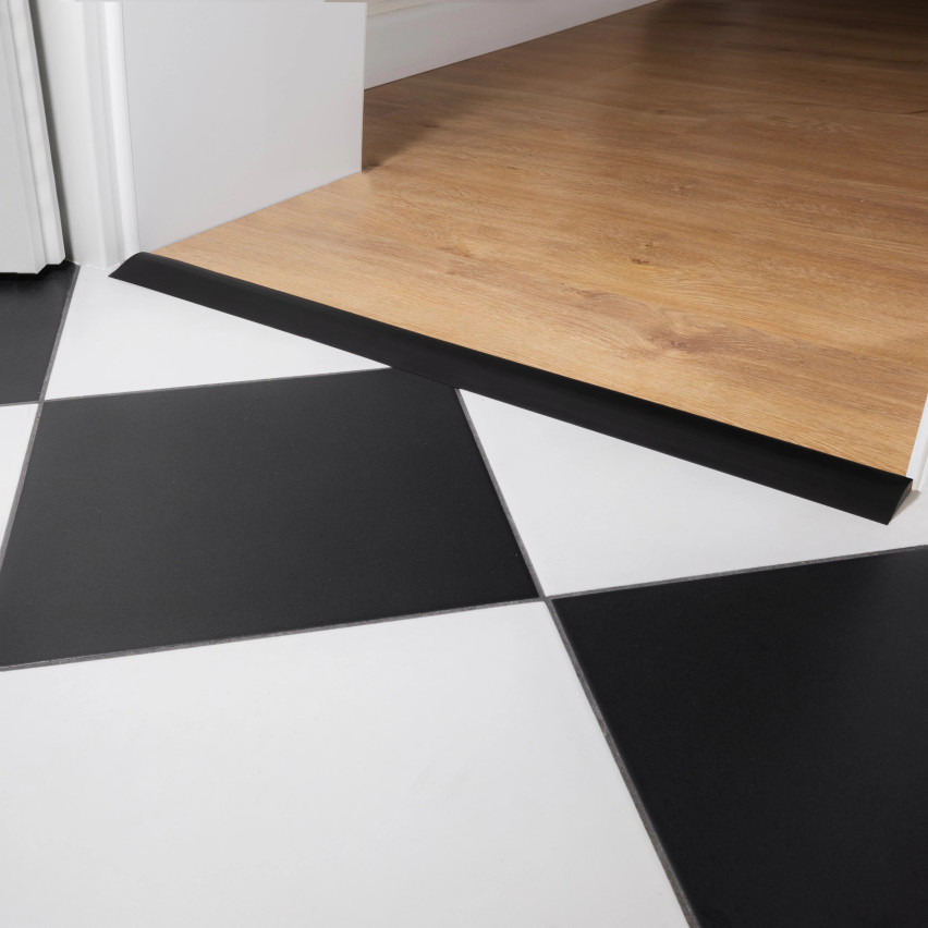 Flexibel PVC-oprijprofiel voor tegels, tapijten, zwart